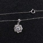 Stunning 0.5 CT VVS Moissanite Twist Pendant Necklace for Elegant Style