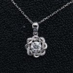 Stunning 0.5 CT VVS Moissanite Twist Pendant Necklace for Elegant Style