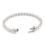 Exquisite Round Cut White Gold Moissanite Bracelet