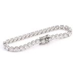 Exquisite Round Cut White Gold Moissanite Bracelet