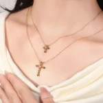 Dainty Emerald and Diamond Cross Necklace in 18k Yellow Gold（Small-size version）