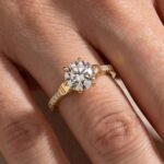 S925 Maxine Moissanite Bow Base Design 2.0 Carat Round Cut Engagement Ring