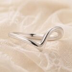 S925 Elegant Curved Wedding Band For Woman in Sterling Silver - Image 7