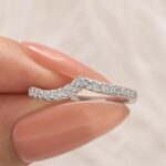 S925 Round Cut White Gold Curved Wedding Band For Woman