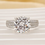 S925 Moissanite Split Shank 4.0Ct Round Cut White Gold Engagement Ring - Image 4