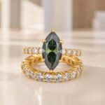 S925 Green Moissanite 3.0Ct Marquise Cut Side Stone Yellow Gold Engagement Ring With Moissanite 2.5Ct Round Cut Women's Wedding Band - Image 4