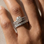 S925 2.0Ct Round Cut Moissanite Diamond Wedding Ring with Twist Bands - Image 2