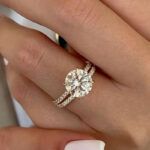 S925 Maxine Dazzling Moissanite 4.0 Carat Round Cut Yellow Gold Wedding Ring Set - Image 2