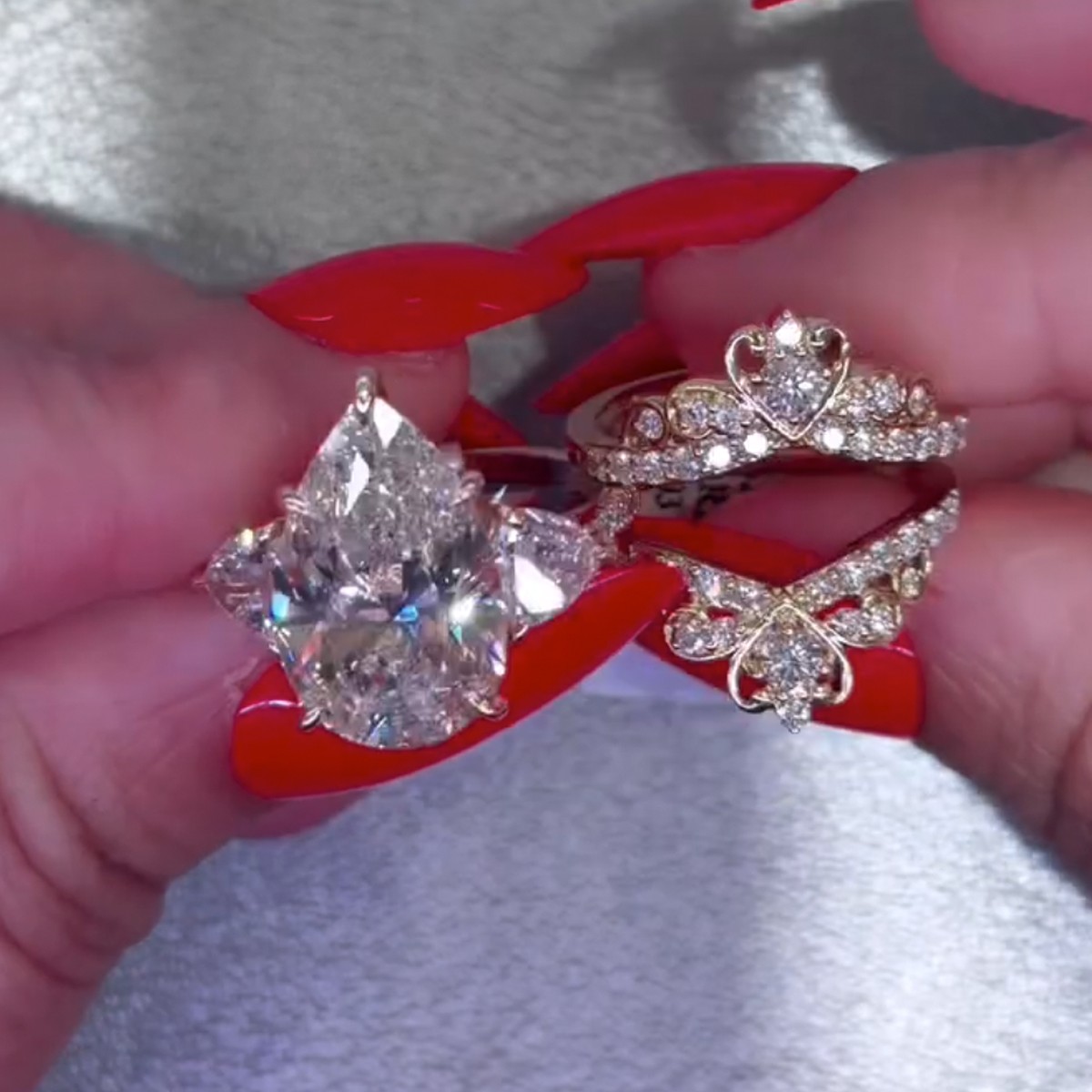 BS1522YS-1-1758020545 S925 8.0 Carat Pear Cut Three Stone Insert Wedding Ring Set With Engagement Ring Enhancer - Image 1