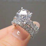 S925 2PC Side Stone 2.0Ct Round Cut Wedding Ring Set