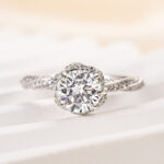 S925 Flower Design Moissanite 1.0 Carat Round Cut Engagement Ring - Image 3