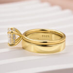 S925 Maxine Moissanite 2.0 Carat Round Cut Yellow Gold Wedding Ring Set With Wide Wedding Band - Image 5