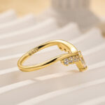 S925 0.7Ct Curved Crown Shaped Wedding Band In Sterling Silver - Image 4