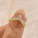 S925 0.7Ct Curved Crown Shaped Wedding Band In Sterling Silver