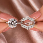 S925 Moissanite 4.0 Ct Round Cut Insert Wedding Ring Set With Jacket Stack Wedding Band
