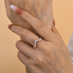 S925 Unique Rose Gold V-shaped Design Wedding Band - Image 3