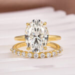 S925 Moissanite Solitaire 5.5Ct Oval Cut Wedding Ring Set With Round Cut Wedding Band - Image 3