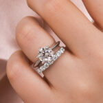 S925 Moissanite 2.0 Carat Round Cut Wedding Ring Set For Women - Image 2