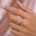 S925 Maxine Timeless Moissanite 2.0 Carat Round Cut Engagement Ring - Image 2