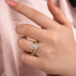 S925 Moissanite 4.0 Ct Pear Cut Yellow Gold Wedding Ring With X Criss Cross Wedding Band - Image 2