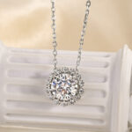 S925 1.0 Ct Round Cut Moissanite Snowflake Pendant Female Necklace In Sterling Silver
