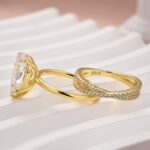 S925 Moissanite 4.0 Ct Pear Cut Yellow Gold Wedding Ring With X Criss Cross Wedding Band - Image 5