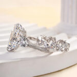 S925 Three Stone Luxury 8.0 Ct Pear Cut Engagement Ring with Stunning Full Pear Cut Women's Wedding Band - Image 4