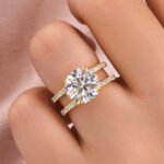 S925 Moissanite Split Shank Design 4.0Ct Round Cut Yellow Gold Engagement Ring