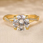 S925 Maxine Twist 2.0 Carat Round Cut Engagement Ring For Her In Sterling Silver