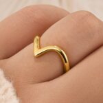 S925 Elegant Curved Wedding Band For Woman in Sterling Silver