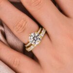 S925 Moissanite 2.0Ct Round Cut Yellow Gold Wedding Ring Set - Image 2
