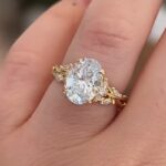 S925 Vintage Moissanite 3.0Ct Oval Cut Side Stone Twist Engagement Ring In Sterling Silver - Image 2