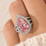 S925 Vintage Split Shank Halo 4.5Ct Pear Cut Pink Engagement Ring In Sterling Silver