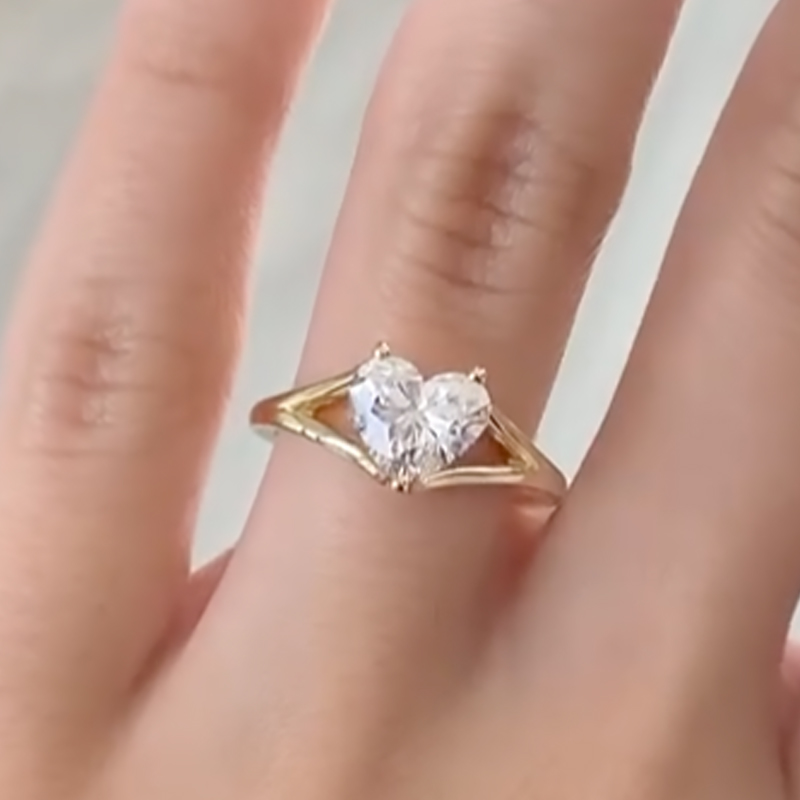 ER1906YMSS-Plu7GF S925 Moissanite Split Shank 2.0Ct Heart Cut Yellow Gold Engagement Ring - Image 1