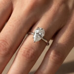 S925 Maxine Moissanite 2.5~4.0Ct Pear Cut Engagement Ring For Women