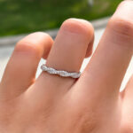 S925 Elegant Pave Twist Eternity Wedding Band for Women In Sterling Silver