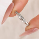 S925 Classic 0.3Ct Sterling Silver Wedding Band With Round Cut Stone