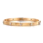 Radiance Arc Bracelet | Round-Cut Diamond 18K Flat Band with Star-Set Diamonds