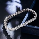 Exquisite Round Cut White Gold Moissanite Bracelet